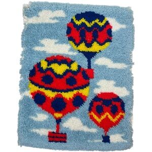 MidCentury Hot Air Balloons Cloudy Sky Latch Hook Art Rug Wall Hanging 24” X 19”